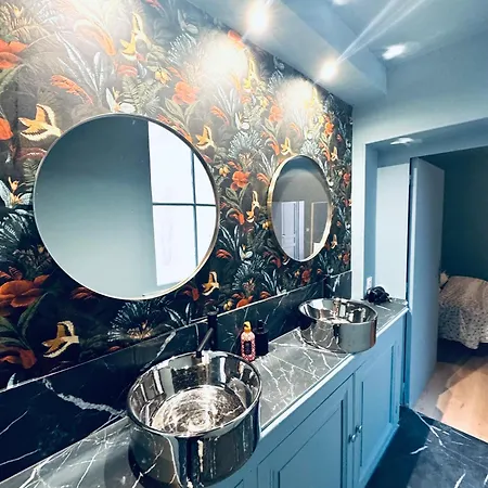 Design And Luxe Hyper Centre דירה